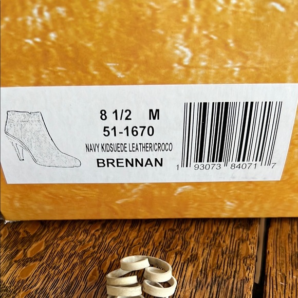 Elegant Blue Women's Ankle Boots - Picture 2 of 3